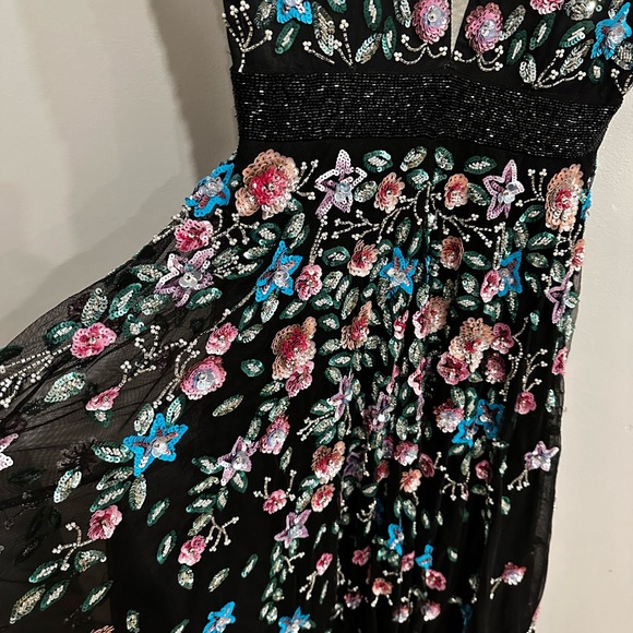 GORGEOUS MAC DUGGAL 3D SEQUIN APPLIQUÉ GOWN NWOT - Picture 9 of 11